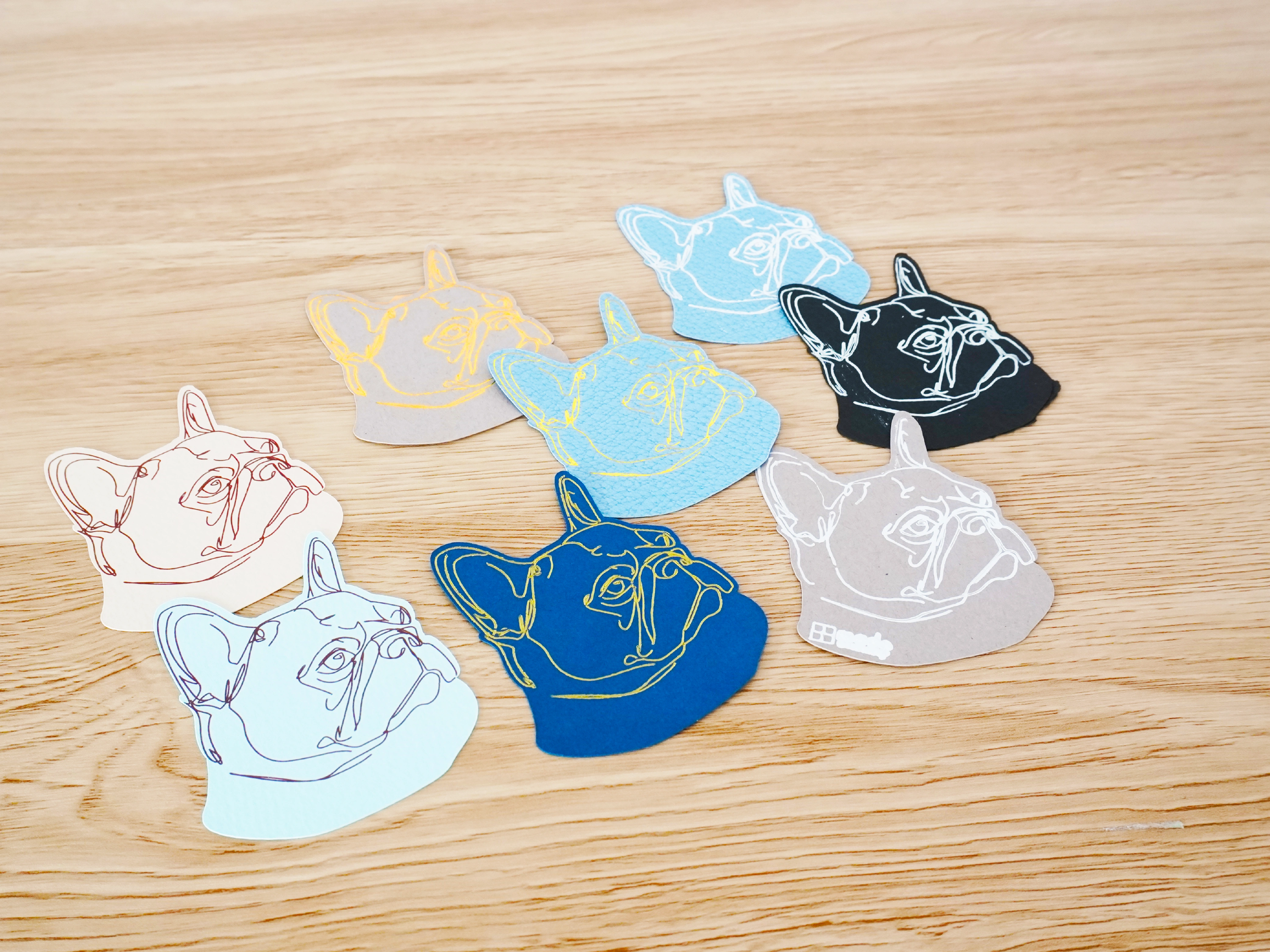 アクセサリー台紙選びのポイント｜紙質・形状・演出の違い 