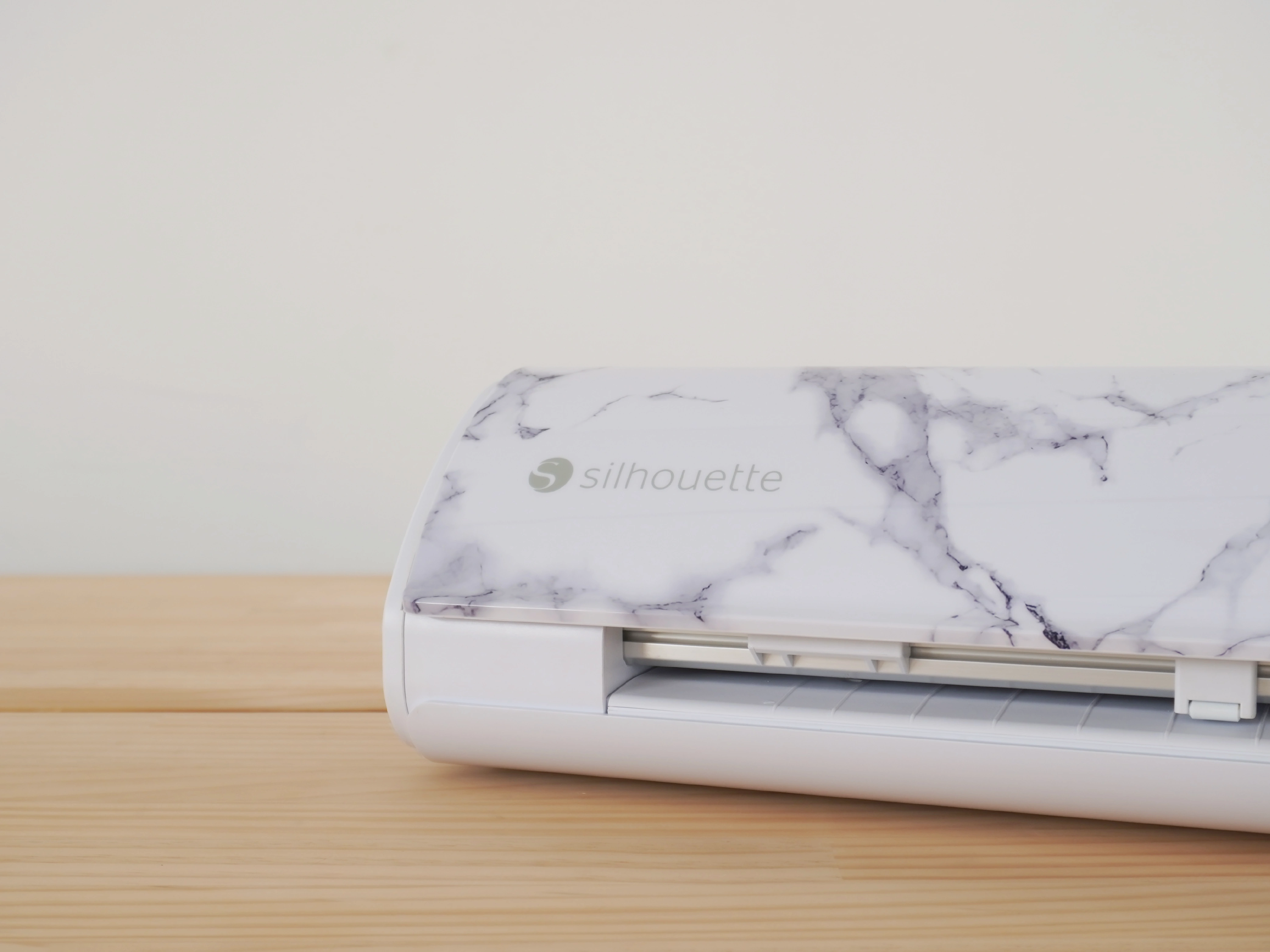 結婚式準備で活躍するCAMEO5