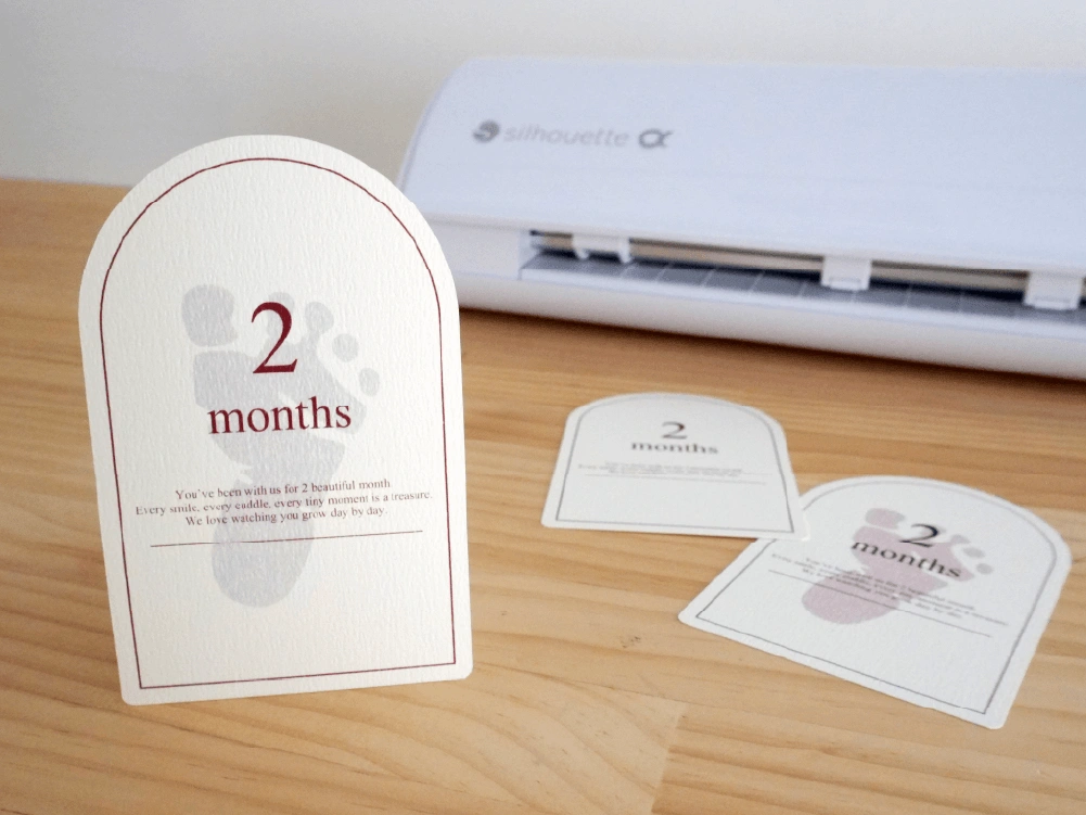 2ヶ月記念のマンスリーカードとカッティングマシン